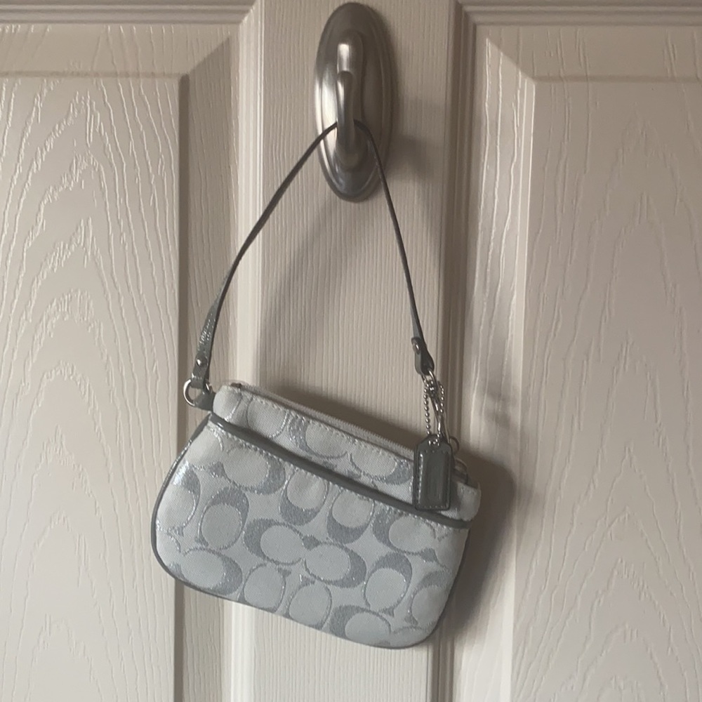 Coach Handbag - Picture 6 of 7